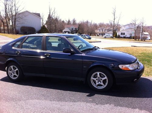 2001 saab 9-3 4 door  navy blue