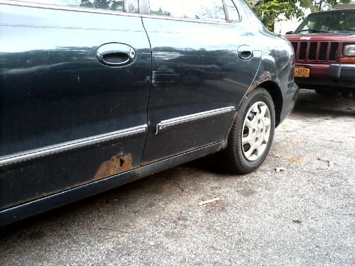 2000 Hyundai Elantra GLS Sedan 4-Door 2.0L, image 3