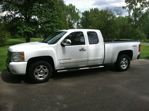 2008 chevrolet silverado 1500 lt extended cab pickup 4-door 5.3l