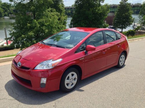 2010 toyota prius iii hatchback 4-door 1.8l navigation dvd bluetooth - only 33k