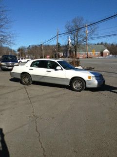 2002 lincoln town car signature sedan 4-door 4.6l