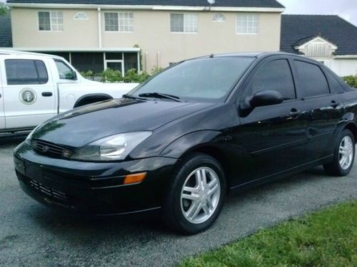 2003 ford focus se sedan 4-door 2.0l