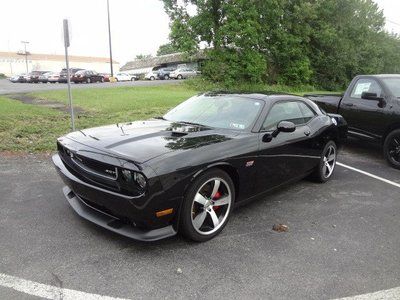 Srt8 manual 1 owner clean carfax must see this car. priced to move we finance