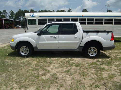 2002 white ford explorer sport trac