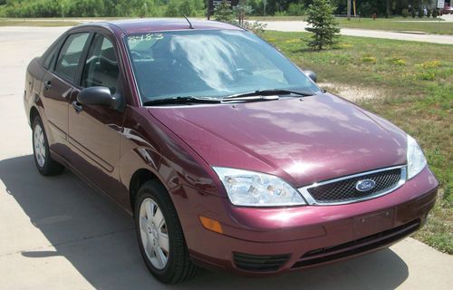 2007 ford focus se sedan 4-door 2.0l #8483