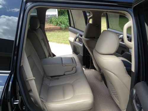 2009 Toyota Land Cruiser 4X4, image 3