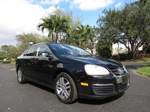 Nice 2006 jetta tdi 5 speed  - moonroof, heated seats, sirius and more