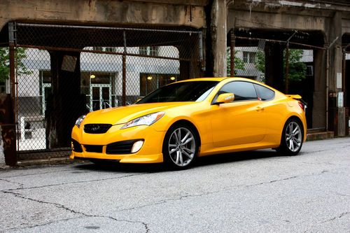 2010 hyundai genesis coupe 3.8 track rare yellow brembo 19" wheels super clean