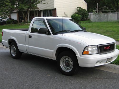 2003 gmc / chevy sonoma sl standard cab pickup 2-door 2.2l - estate sale 2 owner