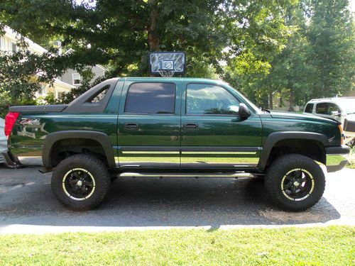 Super nice lifted chevy avalanche