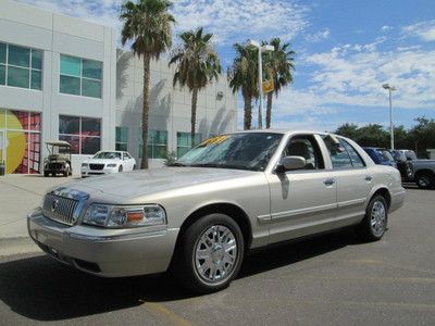 2006 silver v8 4.6l automatic miles:57k sedan