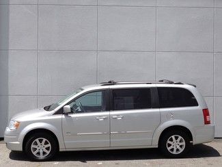 2008 chrysler town &amp; country - $279 p/mo, $200 down!