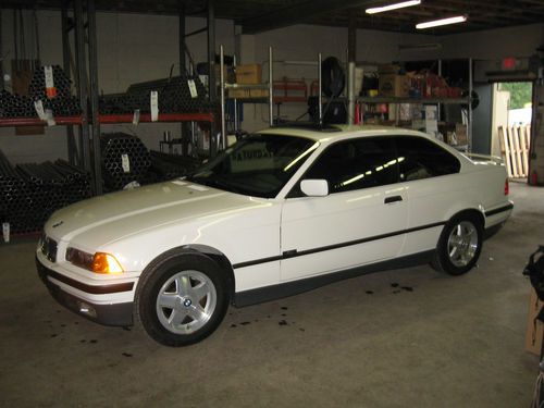 1992 bmw 318is base coupe 2-door 1.8l