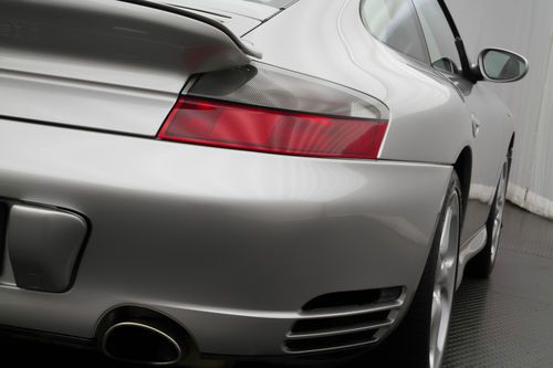 2002 Porsche 911 Turbo Coupe 2-Door Arctic Silver 6-Speed Manual, image 23