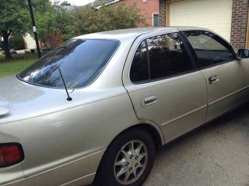 1992 toyota camry xle sedan 4-door 2.2l