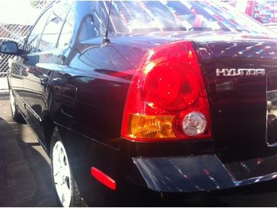 Hyundai accent black clean low miles great condition