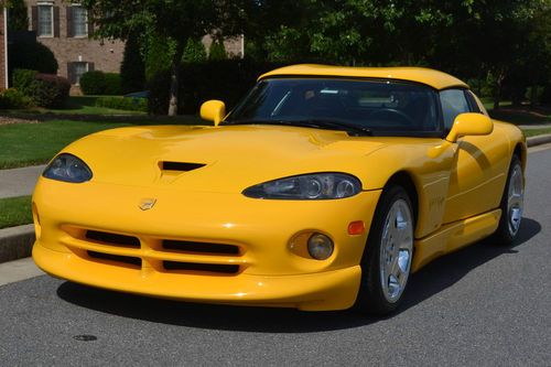 2002 viper r/t10, immaculate, only 6500 mi, thou$and$ in mod$