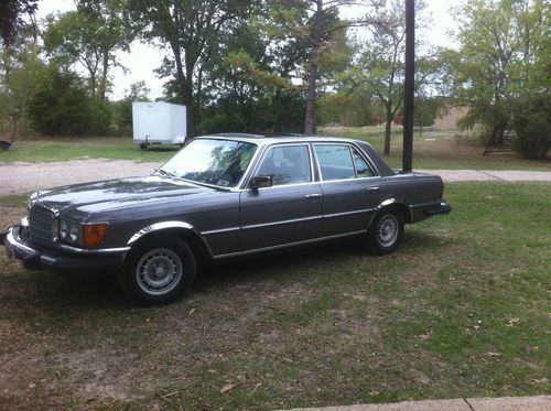 1980 mercedes-benz 300sd base sedan 4-door 3.0l