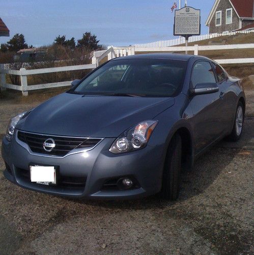 2010 altima coupe in excellent condition 88k mikes dealer maintained