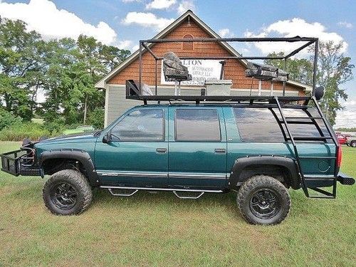 1997 suburban k1500 4x4 automatic roof rack, spotlights, ranch hand bumpers