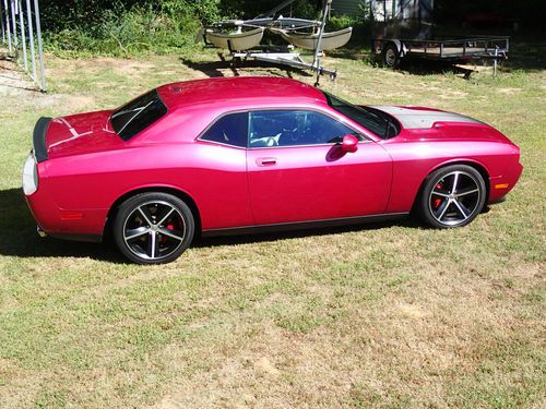 2010 dodge challenger srt 8 fuscia