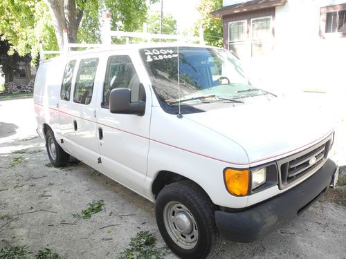 2004 ford e-150 base standard cargo van 2-door 4.6l