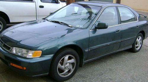 1997 honda accord lx sedan / automatic / all power  parts/repair as is