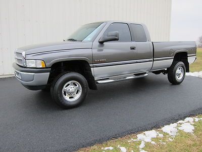 2002 dodge ram 2500 laramie slt 4x4 cummins diesel 6 spd manual 1-owner