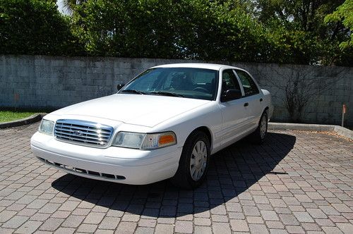 2006 ford crown victoria 4.6l v8 police interceptor 4-door very clean low miles!