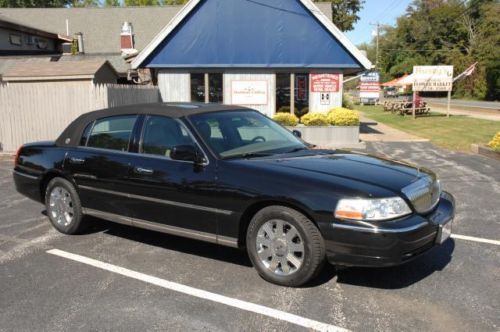 2003 lincoln town car