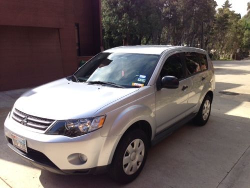 2009 silver mitsubishi outlander