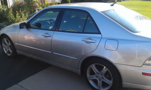 2002 lexus is300 base sedan 4-door 3.0l