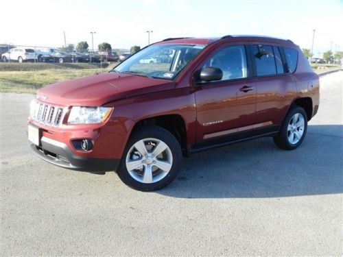 Latitude new suv 2.0l cd 2.0l dohc 16v i4 dual-vvt engine  (std) power steering