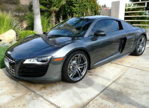 V10 coupe, rare 6 spd manual, carbon everything, nav, camera, loaded