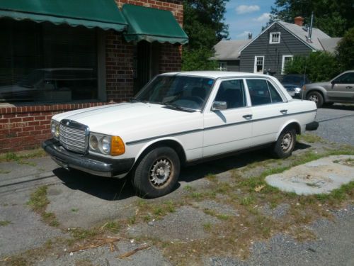 1983 mercedes-benz 300d base sedan 4-door 3.0l