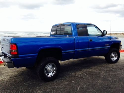 Dodge ram 2500 slt diesel 4x4 low miles