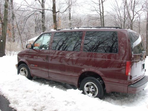 2002 chevrolet astro ls awd 8 passenger or cargo van 3-door 4.3l