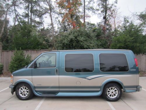 Express rv legend conversion-sofa bed-garage kept-low top- one owner super clean