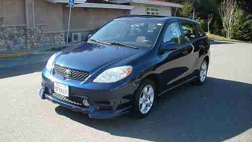 2004 Toyota Corolla Matrix 4-Door XR 2WD CUV, image 2
