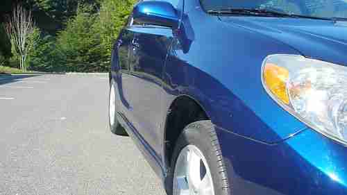 2004 Toyota Corolla Matrix 4-Door XR 2WD CUV, image 9