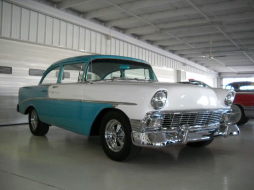 Beautiful 56 chevy 350ci dual 4 barrels show quality paint &amp; interior &#034;must see&#034;