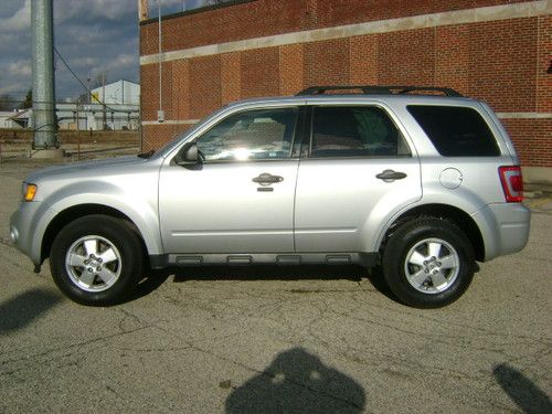 2010 ford escape xlt fwd 2.5l former bank repo clean carfax  body man's special