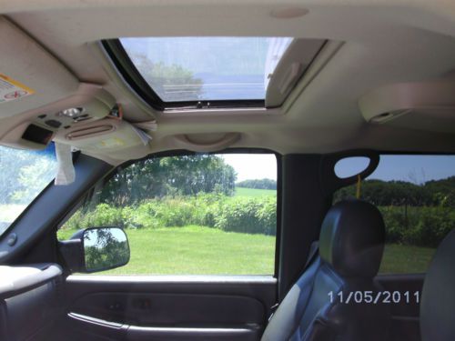 2005 Chevrolet Silverado 2500 HD LT Crew Cab Pickup 4-Door 6.6L, image 3