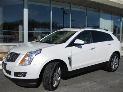 2012 cadillac srx, fwd, performance luxury collection. 7400 miles. like new...