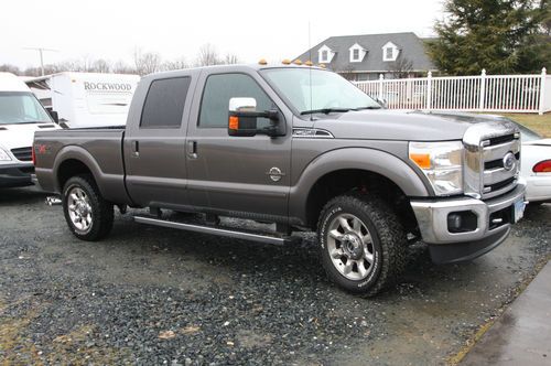 2011 ford f-250 super duty lariat crew cab pickup 4-door 6.7l diesel dvd leather