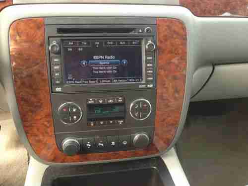 2007 Chevrolet Suburban 1500 LTZ Sport Utility 4-Door 5.3L, US $23,500.00, image 6