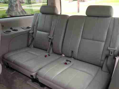 2007 Chevrolet Suburban 1500 LTZ Sport Utility 4-Door 5.3L, US $23,500.00, image 10