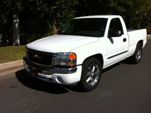 2007 gmc sierra 1500 sle  1/2 ton shortbed very low miles!