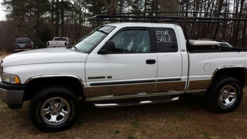 Dodge pickup. 4x4 v8 gas 5.9 motor. clean truck.