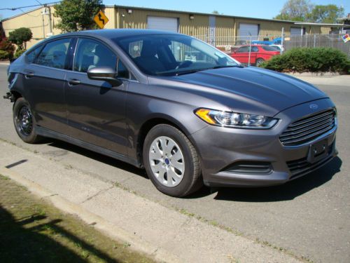 2013 ford fusion s, only 5k mi in damaged condition, clean title, quick fix